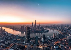 2600万买“空中劳斯莱斯”,烧15亿拿适航证,低空经济何时“起飞”