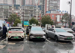 苏醒被绑架到c位