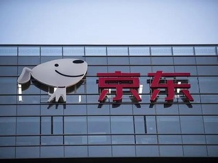 韩国务安机场一架飞机发生坠落事故现场至少23人死伤